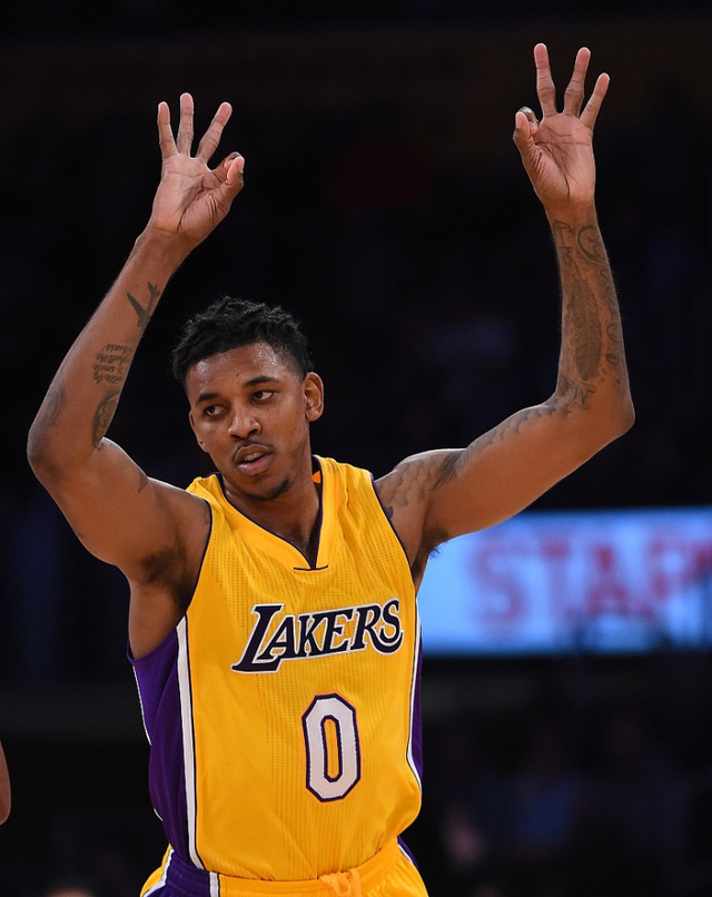 通往十月的 通往十月的